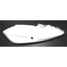 13.  Vänster övre sidokåpa bak vit