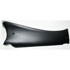 21 YMTWS mindre nedre sidokåpa lackerad Höger